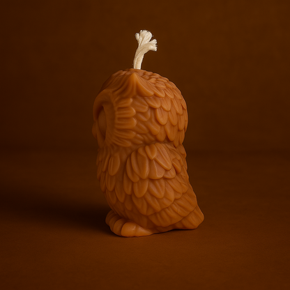 Bougie parfumée vanille en forme de hibou. Fabriquée avec de la cire végétale et un parfum Français.