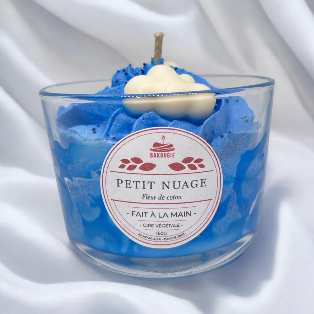 Bougie parfumée fleur de coton, fabriquée à la main avec de la cire végétale et un parfum Français. Bougie création Bakougie