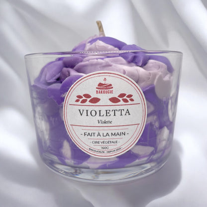 Bougie parfumée à la violette, fabriquée à la main avec de la cire végétale et un parfum Français. Bougie création Bakougie