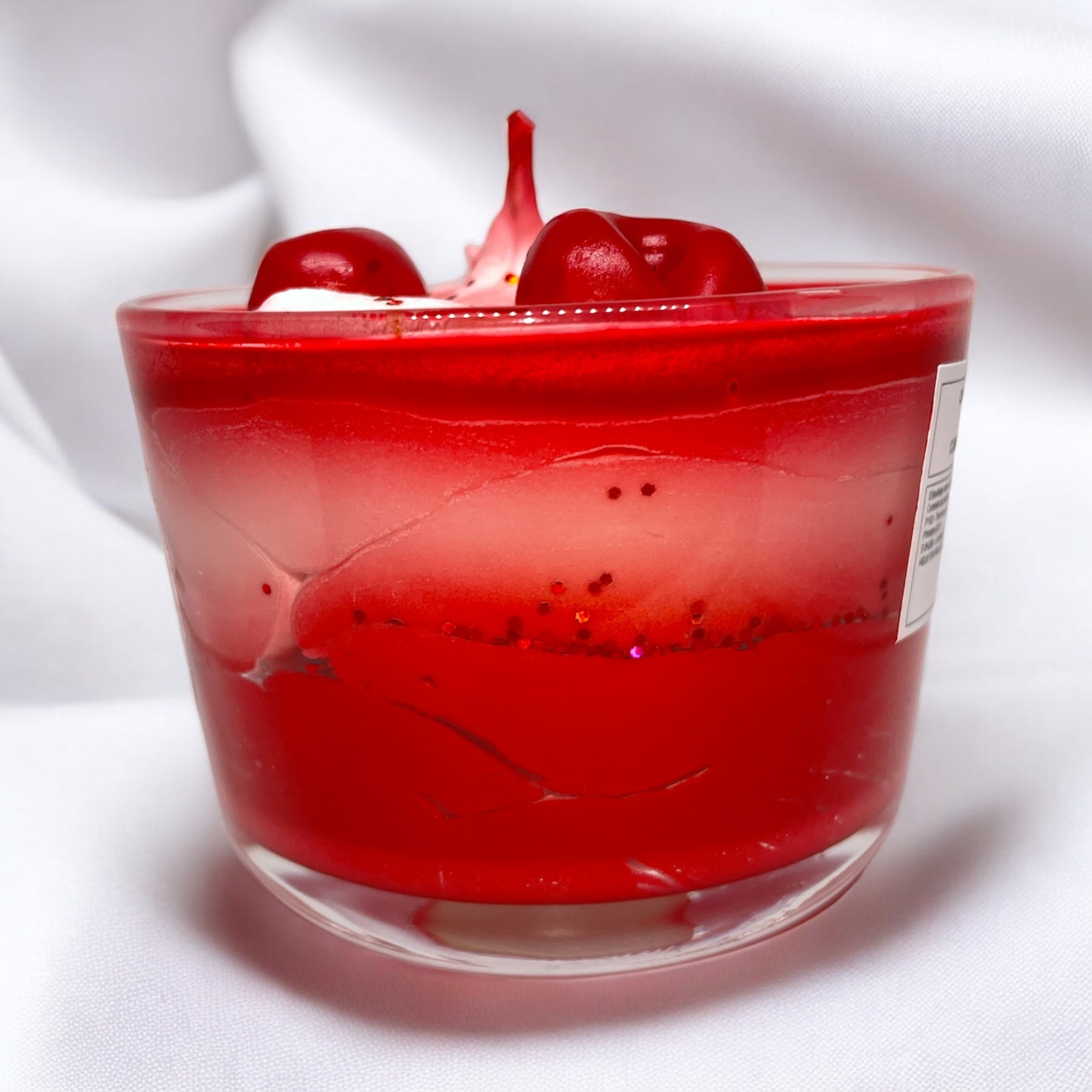 Bougie parfumée cerise noire, fabriquée à la main avec de la cire végétale et un parfum Français. Bougie création Bakougie