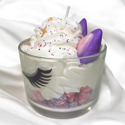 Bougie parfumée licorne, fabriquée à la main avec de la cire végétale et un parfum Français. Bougie création Bakougie