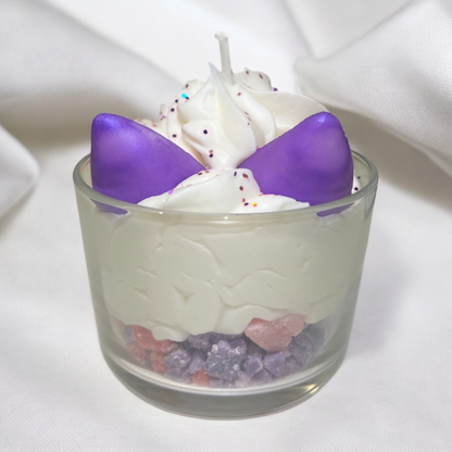 Bougie parfumée licorne, fabriquée à la main avec de la cire végétale et un parfum Français. Bougie création Bakougie