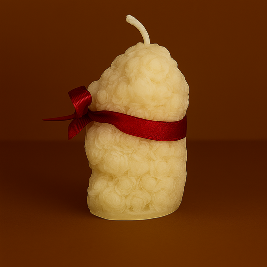 Bougie parfumée vanille en forme d’ourson, fabriquée à la main avec de la cire végétale et un parfum Français. Bougie création Bakougie