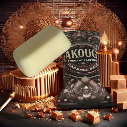 Fondant de cire parfumée caramel au beurre salé, cire végétale et parfum français. Fabriqué à la main.